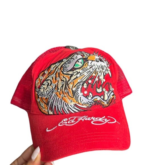 NWT Ed Hardy Graphic Vintage Tattoo Trucker Hat - Picture 2 of 6